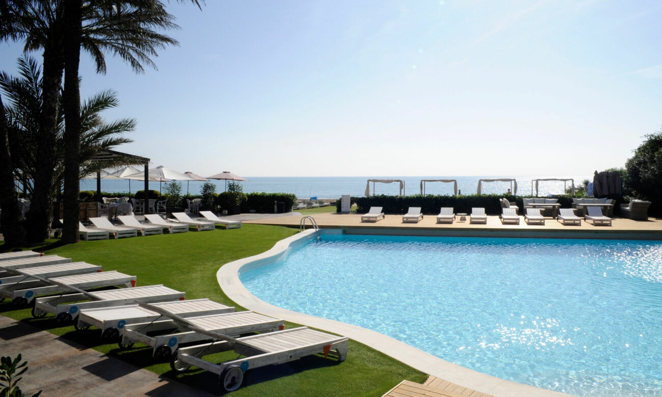 piscina playa grande gava